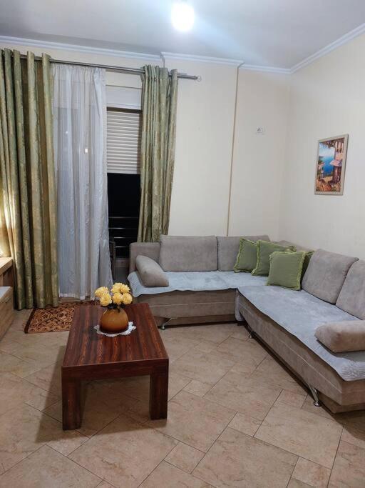 Buneci Apartment Тирана Екстериор снимка